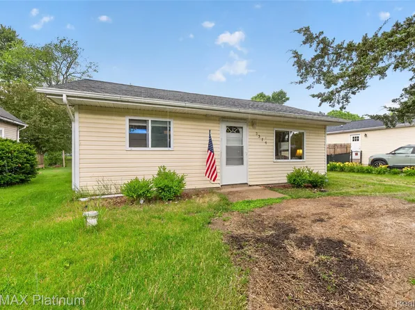 3319 Junior, Pinckney, MI 48169