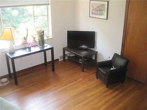 5th image of 503 Edgewood Rd