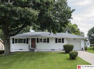 2715 S 49th St, Omaha, NE 68106