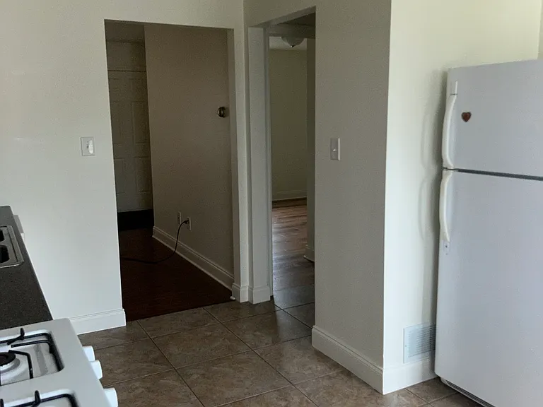 320 Gregg St — Photo 6