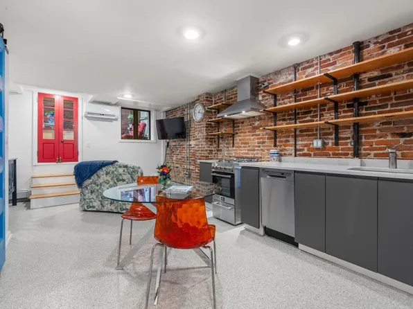 26 Unity St APT 1, Boston, MA 02113