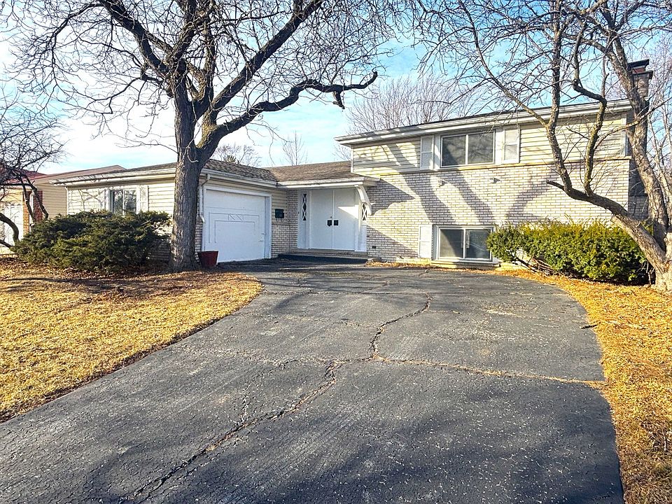1st image of 1606 W Lexington Dr