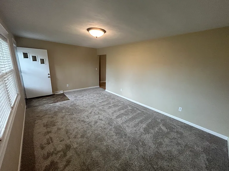 2066 Chestnut St — Photo 4