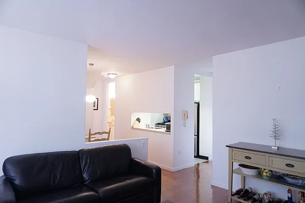 Rented by Renetta Real Estate | media 3