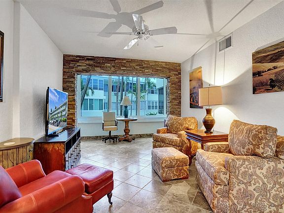 4th image of 1000 SE 4 Street #220