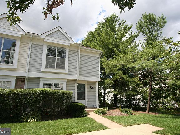 2nd image of 118 Saint Charles Sq #118