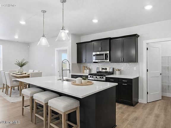 5th image of 6724 N Coeur Terre Blvd