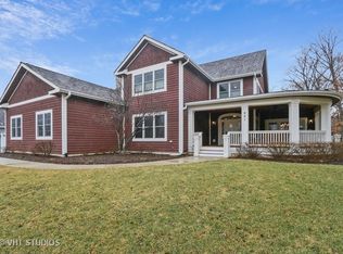 421 Woodland Trl, Lindenhurst, IL 60046