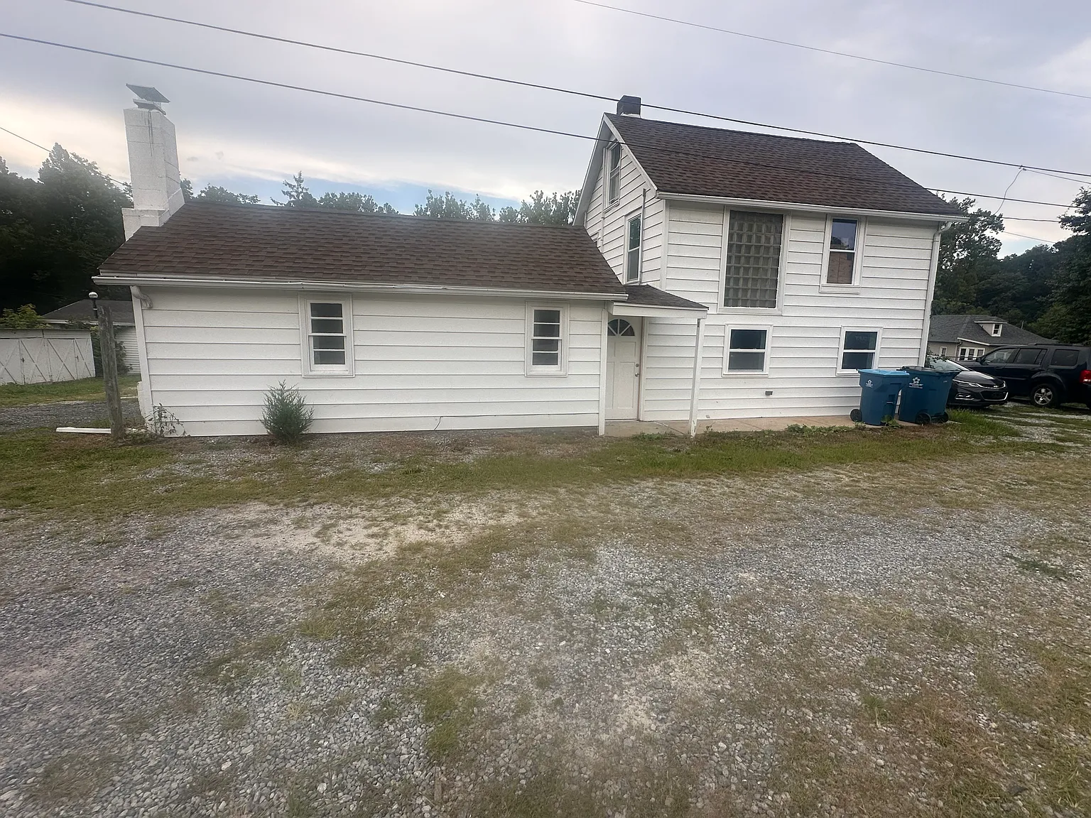 3 bed, 1.5 bath, 1400 sqft, $1,400 — Photo 1