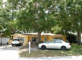 810 13th Ave SW, Largo, FL 33770