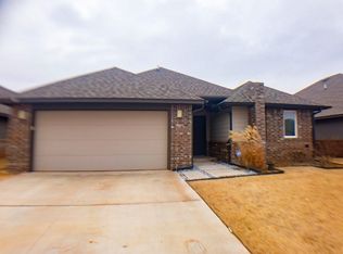17517 Black Hawk Dr, Edmond, OK 73012