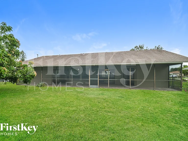 134 SE 1st Ave — Photo 18
