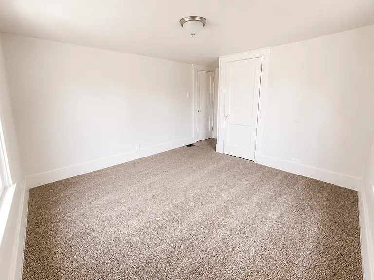 180 Marion St — Photo 13