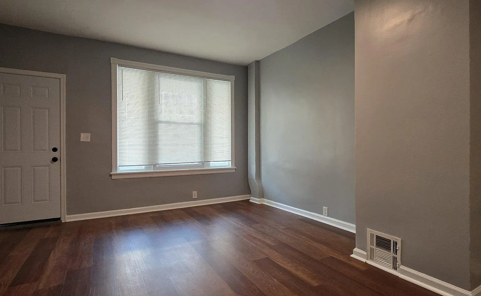 3 bed, 1.0 bath, 1024 sqft, $1,700 — Photo 3