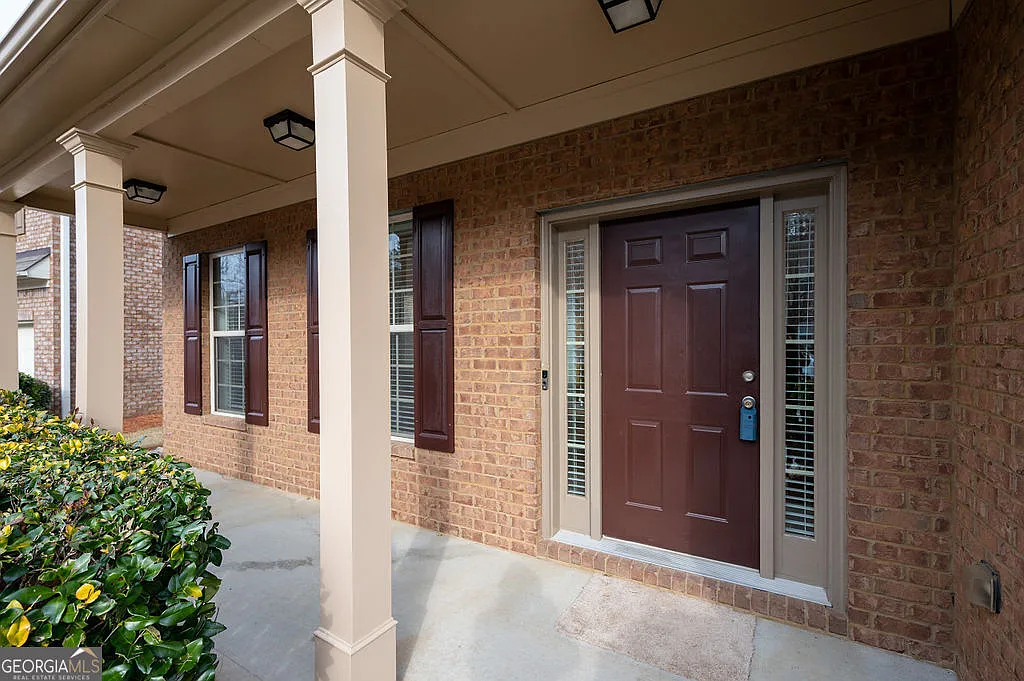 5 bed, 3.0 bath, $3,000 — Photo 2