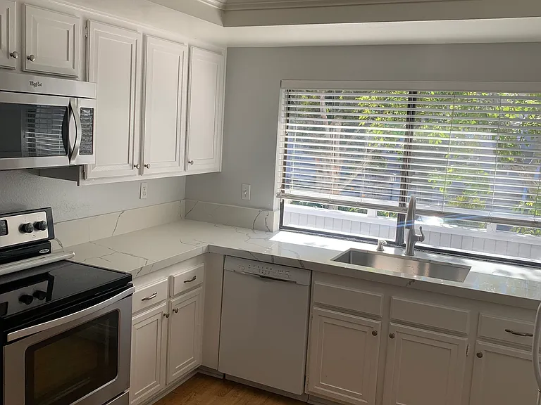 21 Odyssey Ct — Photo 7