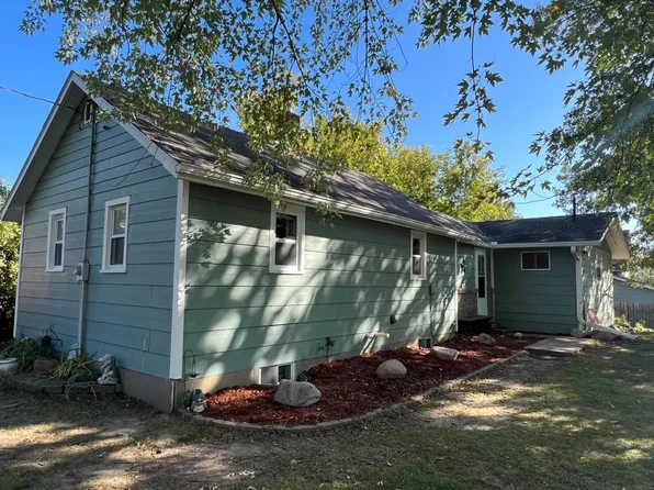 42 W 3rd St, Pease, MN 56363