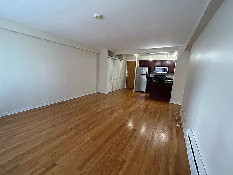 4180 Marine Terrace Apartments — Photo 95