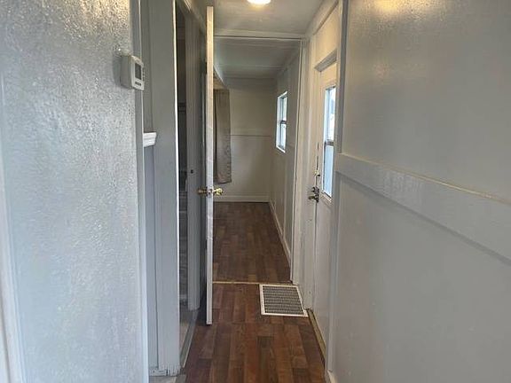 5th image of 1008 Cedar Ave #30