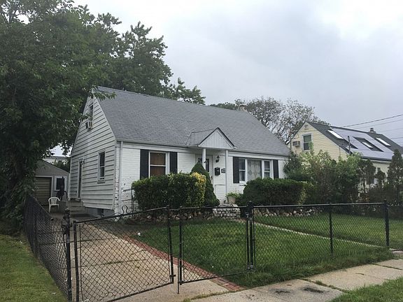2nd image of 722 Martin Dr