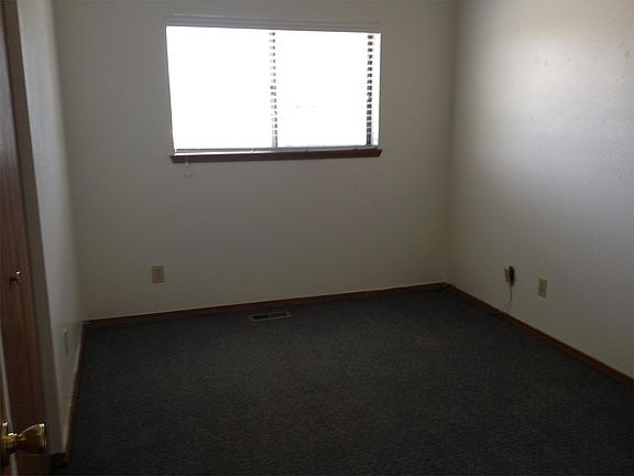 4th image of 965 30th St #B