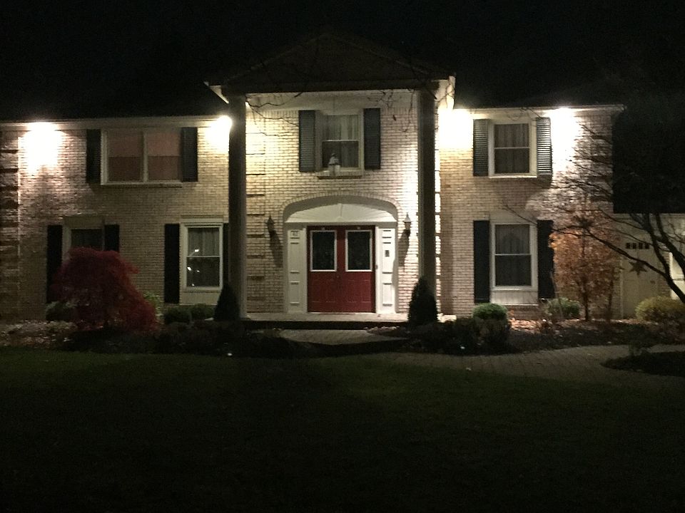 1st image of 42 Chapel Woods
