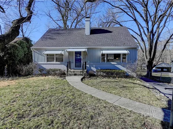 5474 NW Venetian Dr, Houston Lake, MO 64151