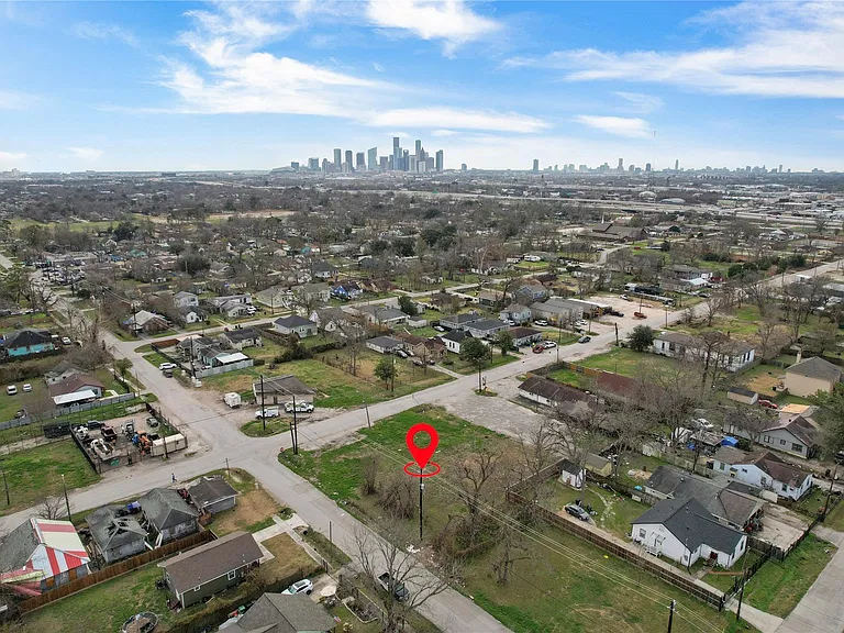 3813 Crane St — Photo 3