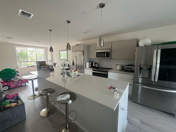 2505 NE 193rd St #4213, Miami, FL 33180