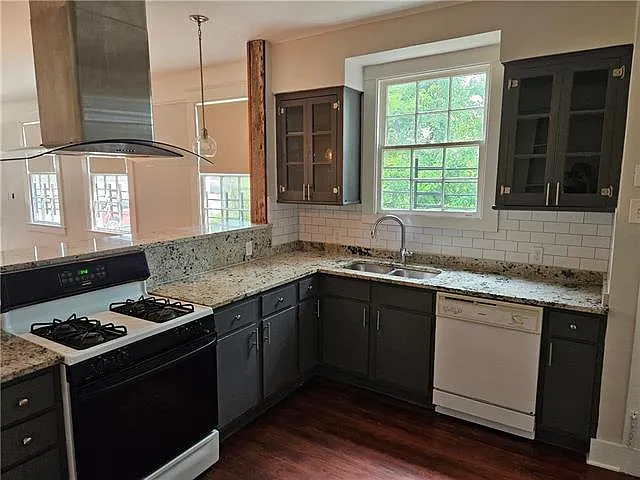 3224 Calhoun St — Photo 4