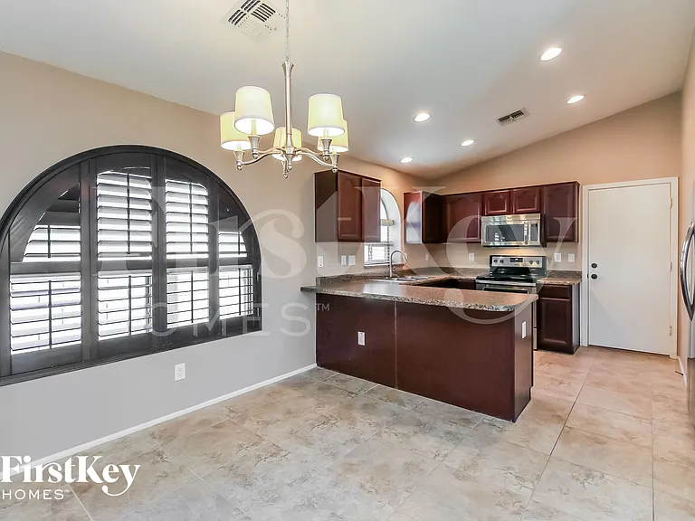 4270 E Amarillo Dr — Photo 5