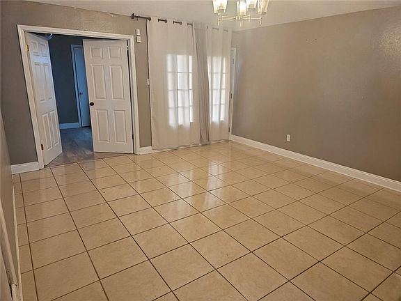 4th image of 5231 Timber Crest Dr