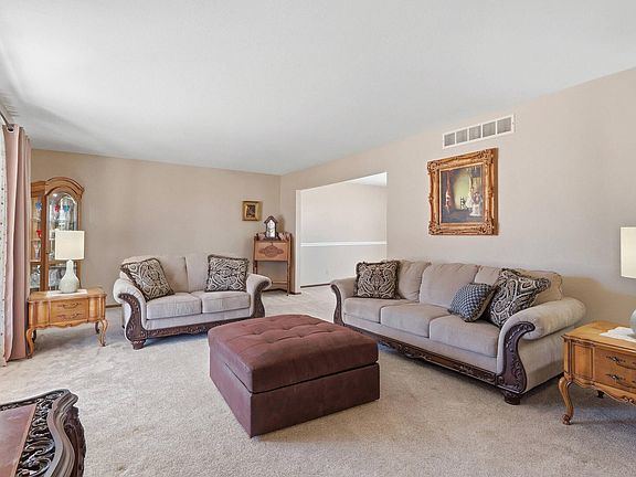 4th image of 4320 Belle Ave