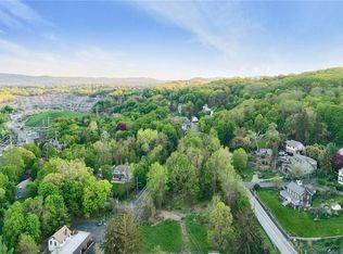 453 N Liberty Dr, Tomkins Cove, NY 10986