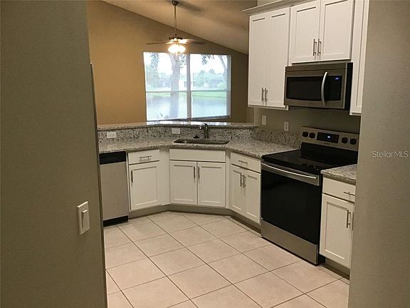 4th image of 1111 Rock Springs Dr
