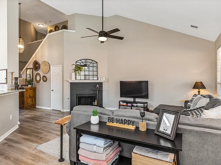 604 Grimsworth Ct — Photo 10