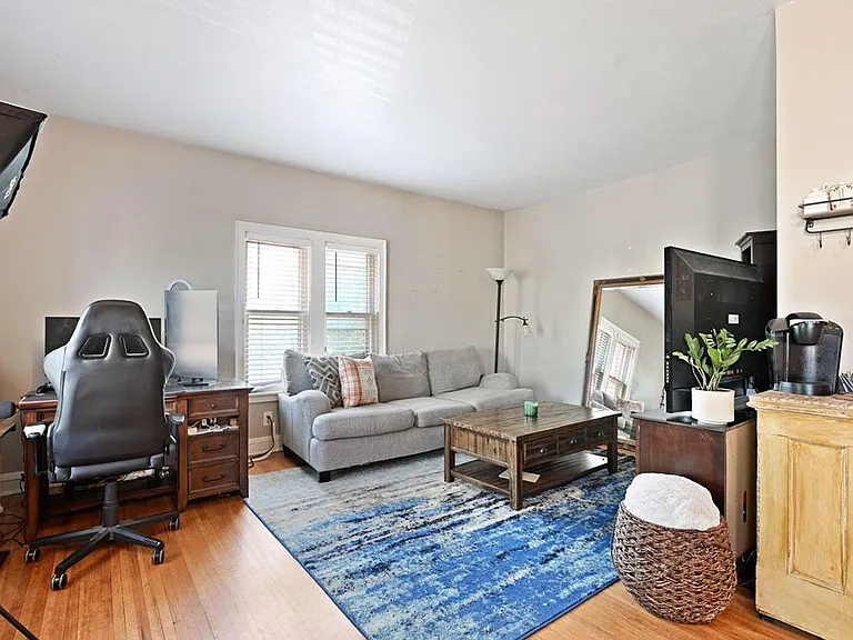 2733 Girard Ave S #205 — Photo 15