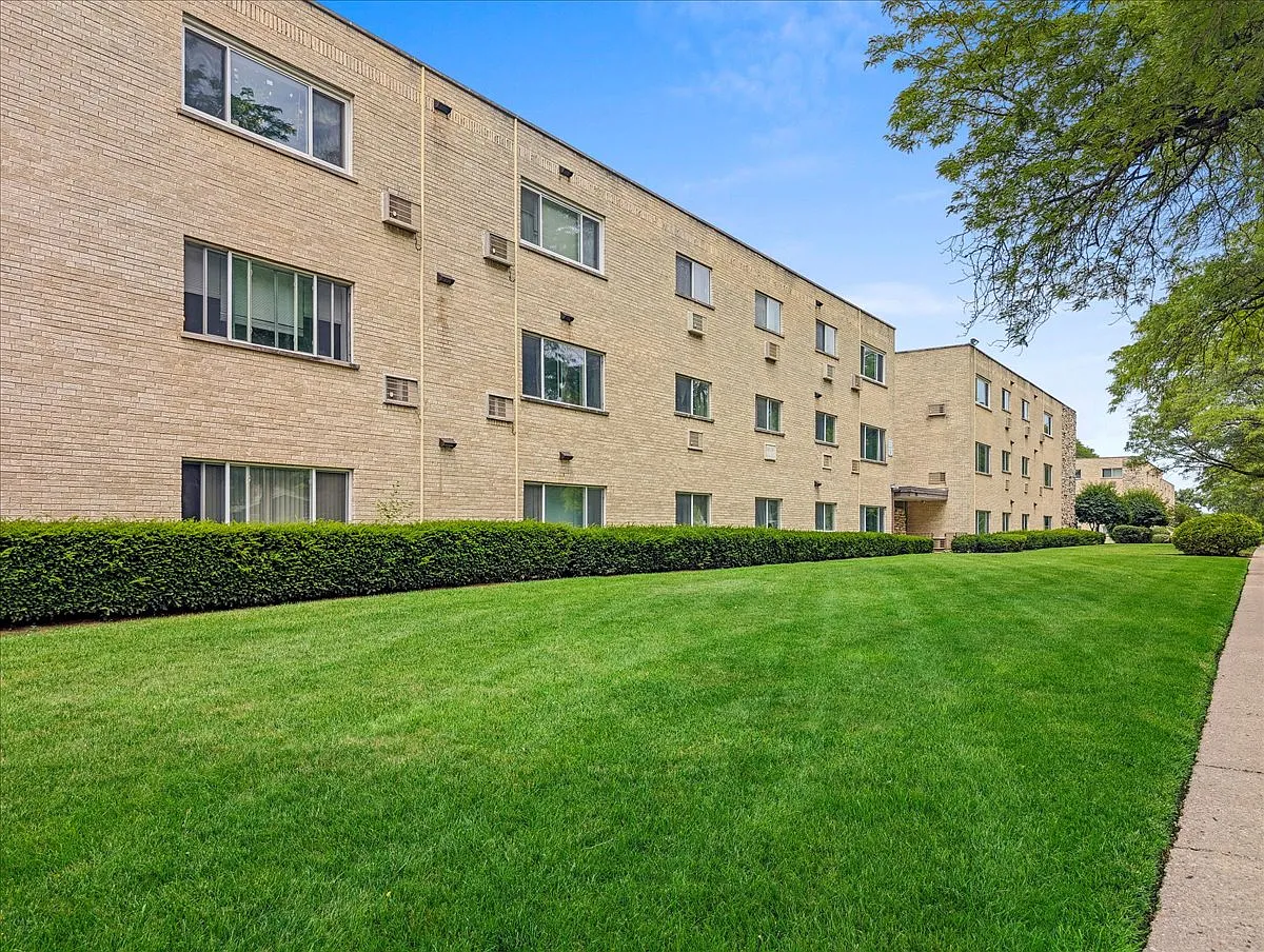 2 bed, 1.5 bath, $1,475 — Photo 1