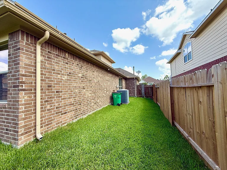 8139 Edenwood Dr — Photo 26