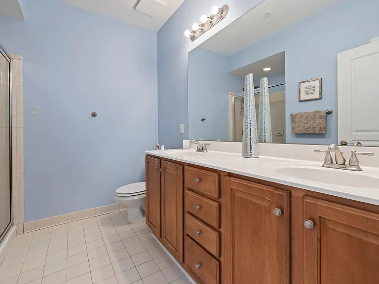 912 Providence Glen Dr — Photo 15
