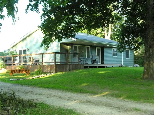 1738 Rotary Park Rd, Charles City, IA 50616