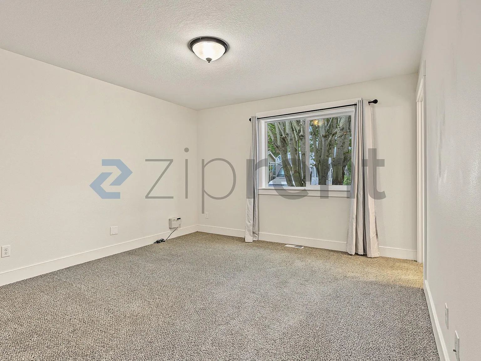 3 bed, 1389 sqft, $2,500 — Photo 4