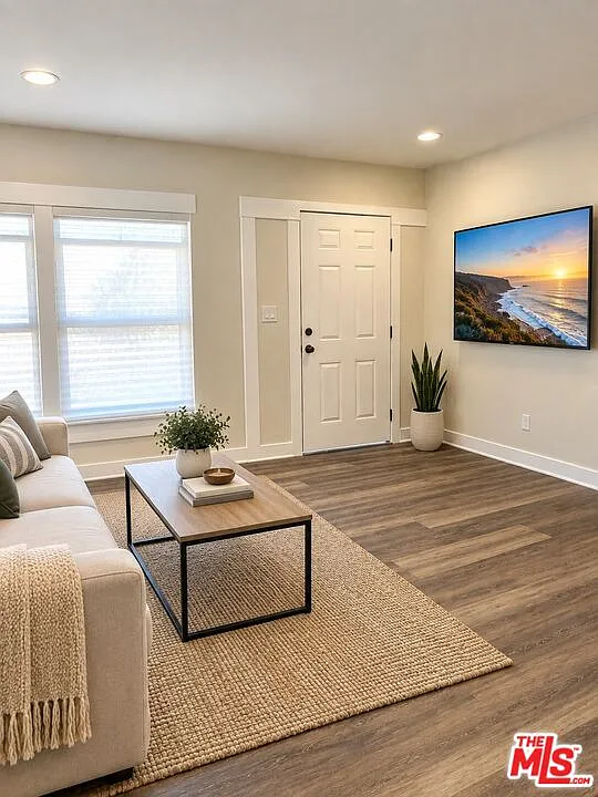 3 bed, 1.0 bath, $2,985 — Photo 3
