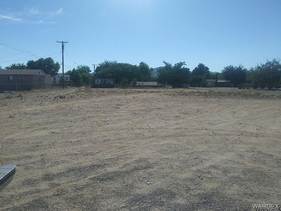1st image of 3866 E Ryan Ave