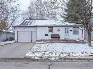 629 1st St N, Dyersville, IA 52040