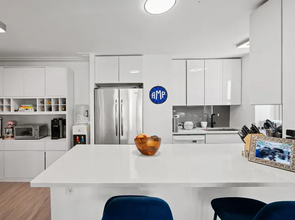 340 East 80th Street 17D image 3 of 12