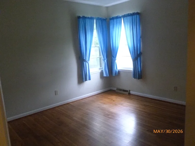609 Hancock St — Photo 5