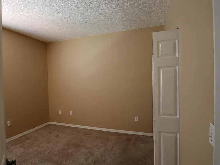 2202 SE 17th Ave — Photo 23