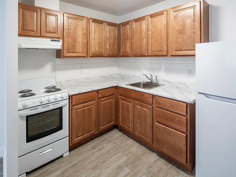 552 Birchmount Rd — Photo 7
