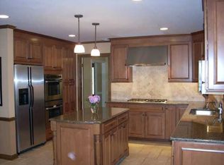 8294 Heatherglen Dr, Germantown, TN 38138